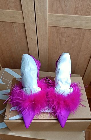 Zapatos tacón sandalias mules plumas fucsia Zara