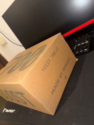 Adidas Yeezy 700 V3 Beige Talla 44