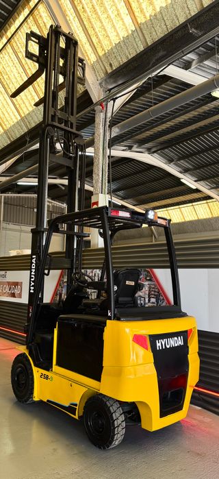 CARRETILLA ELEVADORA SEGUNDA MANO BATERIA NUEVA