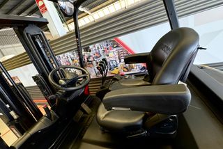 CARRETILLA ELEVADORA SEGUNDA MANO BATERIA NUEVA