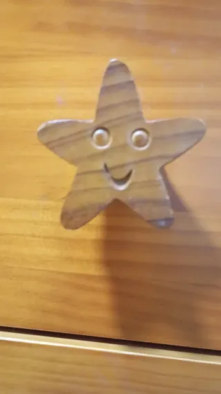 Armario y cómoda infantil de madera