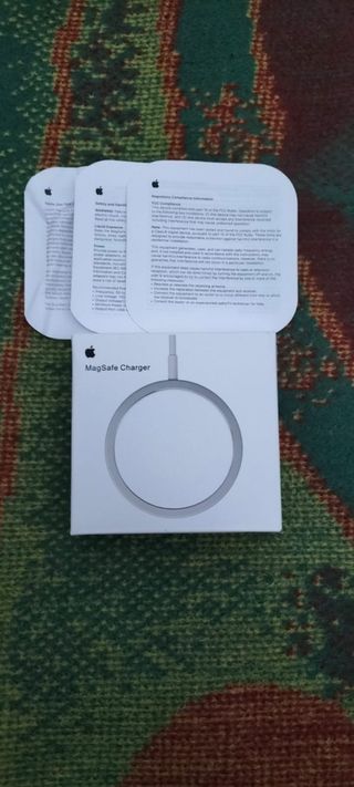 Funda Apple iPhone 17 Pro Cuero + Cargador MagSafe