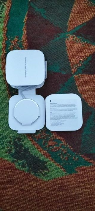 Funda Apple iPhone 17 Pro Cuero + Cargador MagSafe