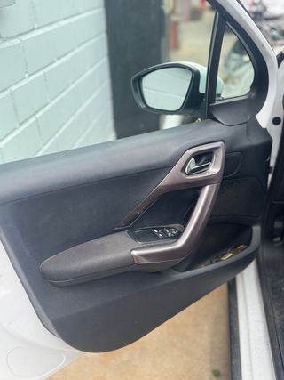 Peugeot 2008 ano 2015 - 1.6