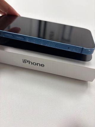 iPhone 13 128GB Azul vida de la bateria 79%