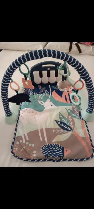 Gimnasio para bebé con piano y juguetes