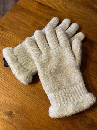 Guantes de mujer crema con pelo