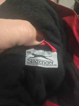 Chaqueta roja como nueva