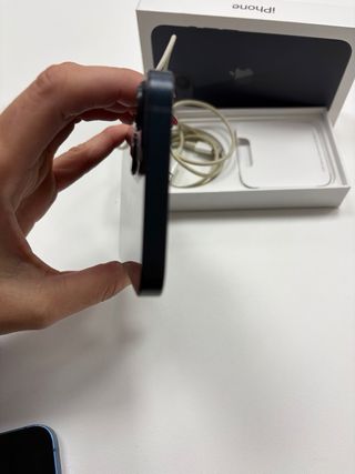 iPhone 13 128GB Azul Marino vida de la Bateria 75%