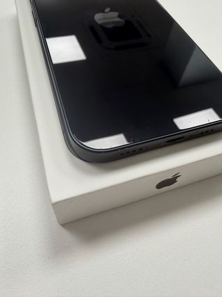 iPhone 13 128GB Azul Marino vida de la Bateria 75%