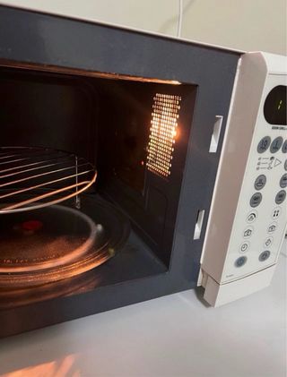 Microondas-horno Sanyo con Grill 17L