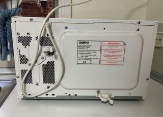 Microondas-horno Sanyo con Grill 17L