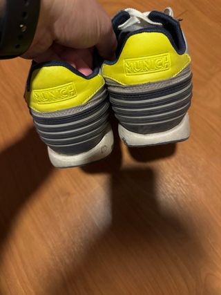 Zapatillas Munich Grises y Amarillas