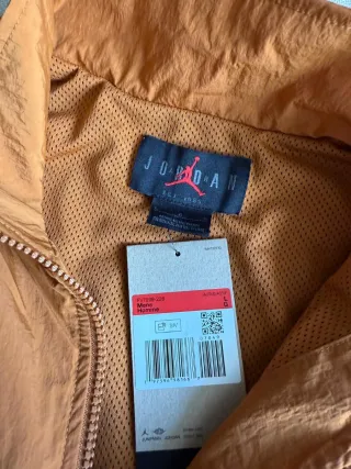Chaqueta Jordan Talla L Naranja