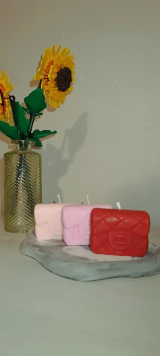 Candela profumata a forma di borsetta in cera soia