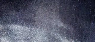 Tela color plateado brillante