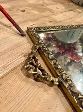 Bandeja antigua de servicio. latón y espejo