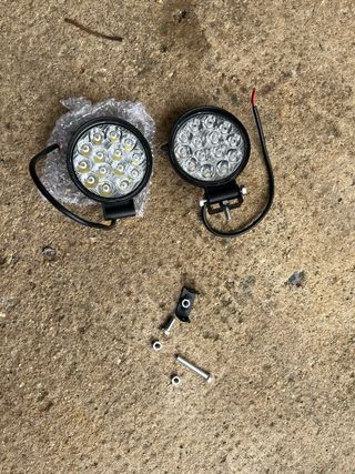 2 Focos LED Redondos