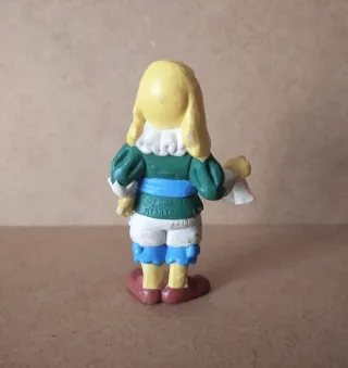 Antigua Figura de PVC del REY LUIS Mosqueperro