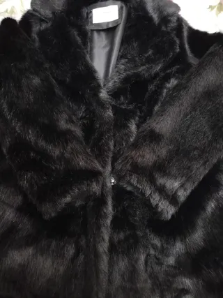 Cappotto donna nero in pelliccia sintetica