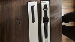 Apple Watch Nike Series 3 + cargador + protector