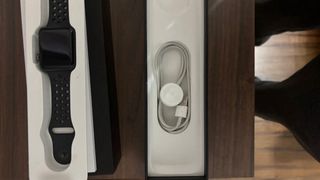 Apple Watch Nike Series 3 + cargador + protector