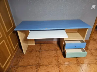 Escritorio infantil.