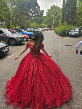 Vestido de 15 años rojo brillante