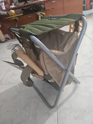 TABURETE PLEGABLE CON BOLSA Y JUEGO DE ACCESORIOS