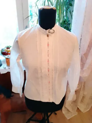 Camicetta retrò bianca con pizzo Prezzo cadauno