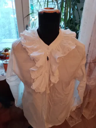 Camicetta retrò bianca con pizzo Prezzo cadauno