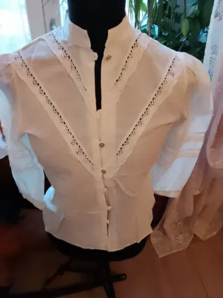 Camicetta retrò bianca con pizzo Prezzo cadauno