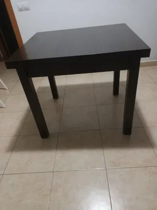 Tavolo in legno massello allungabile