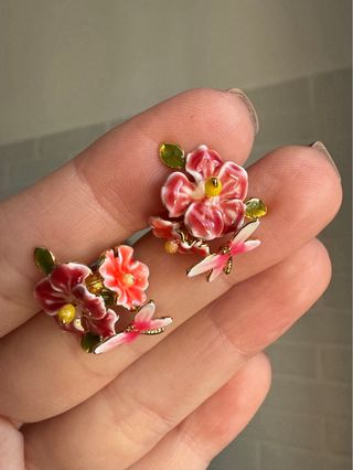 Orecchini smaltati placcati oro