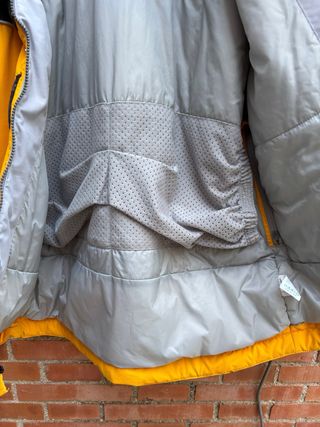 Anorak esquí amarillo y negro