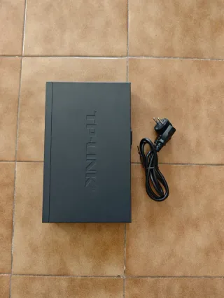 TP-LINK TL-SG1008PE PoE Gigabit Switch