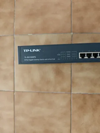 TP-LINK TL-SG1008PE PoE Gigabit Switch