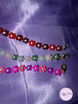 braccialetti con perline fatti a mano