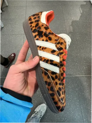 Adidas Samba OG Leopardo Rojo Talla 42