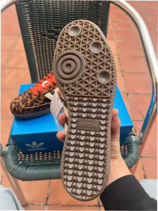 Adidas Samba OG Leopardo Rojo Talla 38.5