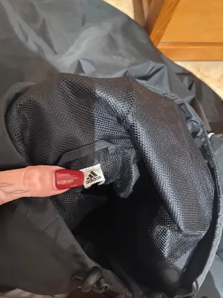 Chaqueta cortavientos Adidas negra