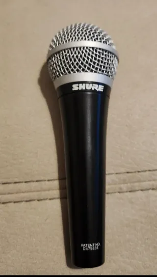 Micrófono Shure PG58 Cardio.