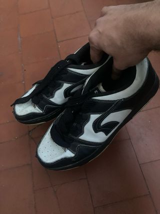 Zapatillas Skateboard Negras y Blancas