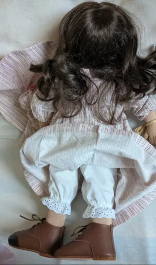 Bambola vintage italiana con agnellino