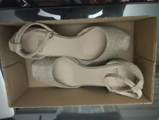 Zapatos de fiesta dorados Fridablu