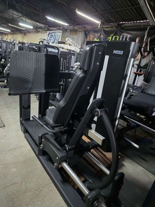 Máquina de gimnasio para uso intensivo