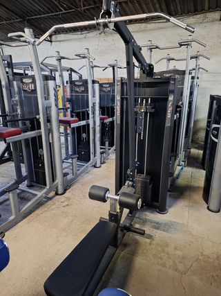 Máquina de gimnasio para uso intensivo