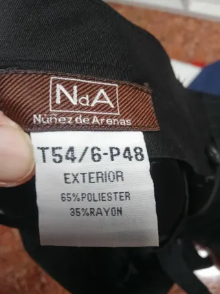 Traje de hombre negro con raya diplomática