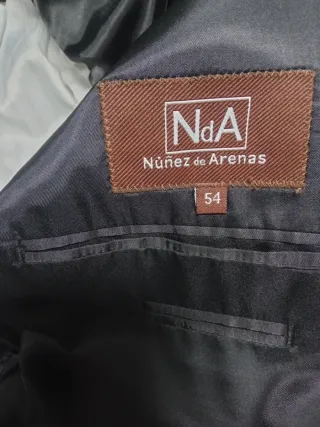 Traje de hombre negro con raya diplomática