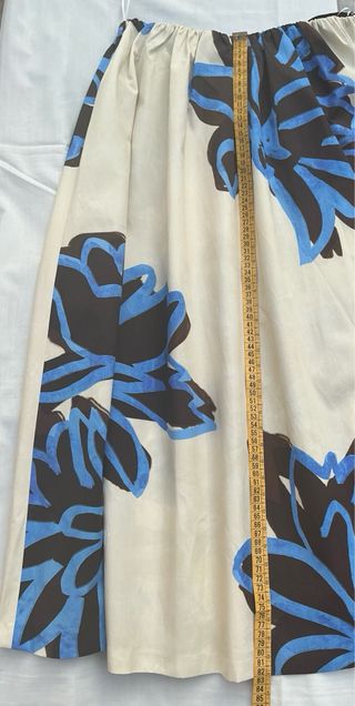 Falda midi con estampado floral